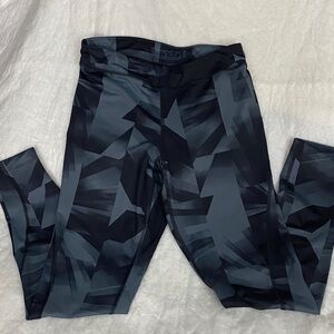 3/$20✨Champion Powertrain Powerflex Leggings - Black Charcoal Abstract Print